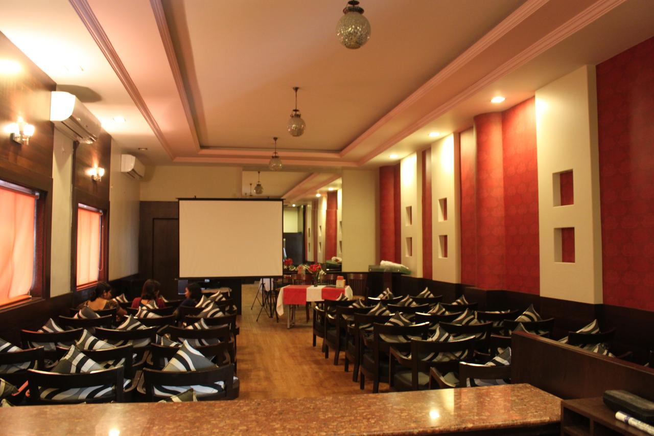 Hotel Maratha Palace,Satara Exteriér fotografie