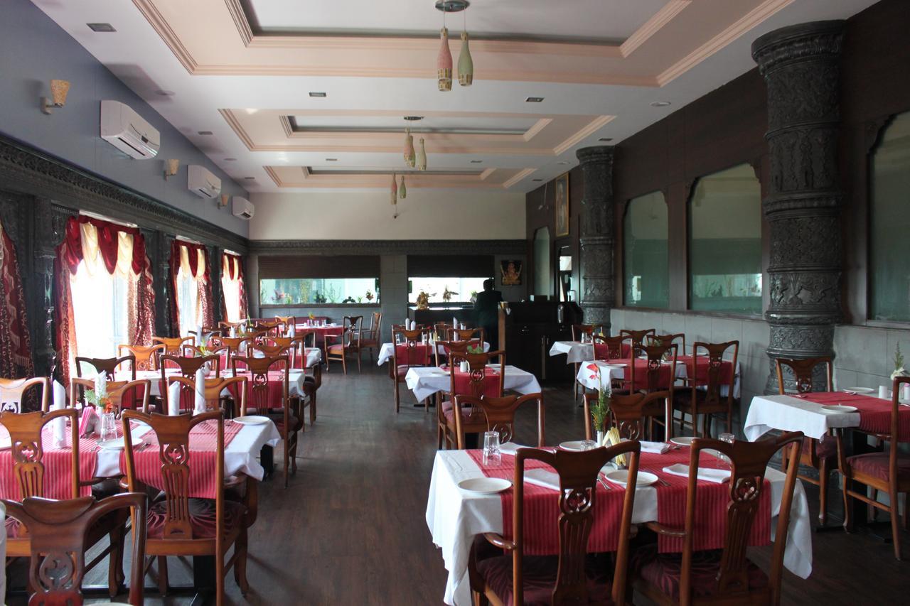 Hotel Maratha Palace,Satara Exteriér fotografie
